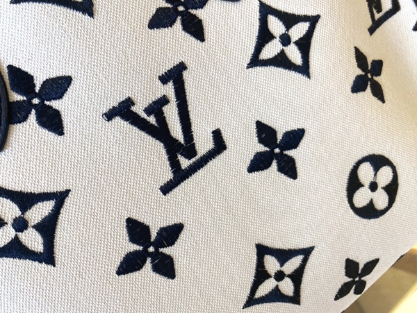 ルイヴィトンバッグ着用イメージ